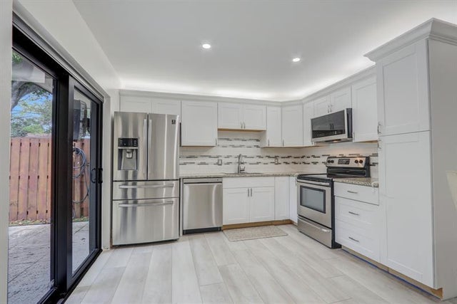 1 of 31 - 730 7th Ln, Palm Beach Gardens, FL