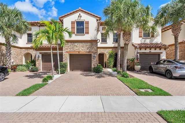1 of 44 - 10450 Wellington Parc Dr 10450, Wellington, FL