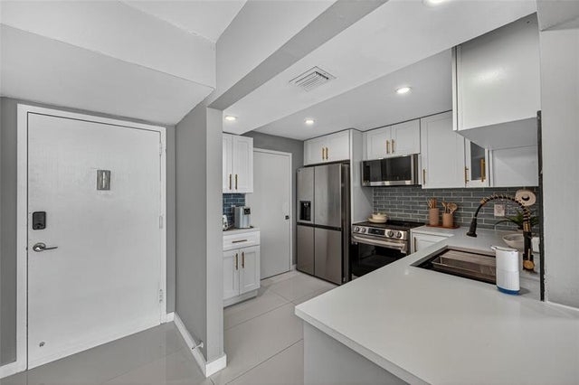 2 of 65 - 1160 N Federal Hwy 1022, Fort Lauderdale, FL