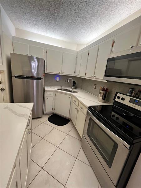3 of 11 - 649 W Oakland Park Blvd 103a, Fort Lauderdale, FL