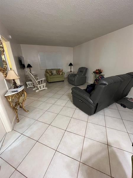 4 of 11 - 649 W Oakland Park Blvd 103a, Fort Lauderdale, FL