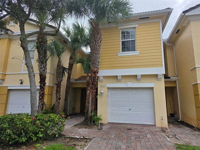 960 Pipers Cay Dr 960, West Palm Beach