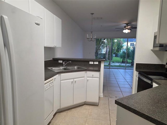 3 of 25 - 960 Pipers Cay Dr 960, West Palm Beach, FL