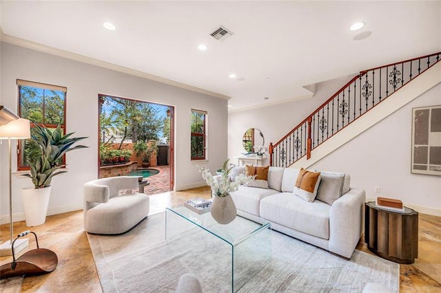 1 of 81 - 1025 Se 2nd Ct 1025, Fort Lauderdale, FL