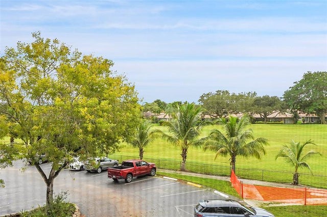 4 of 31 - 3900 N Hills Dr 301, Hollywood, FL