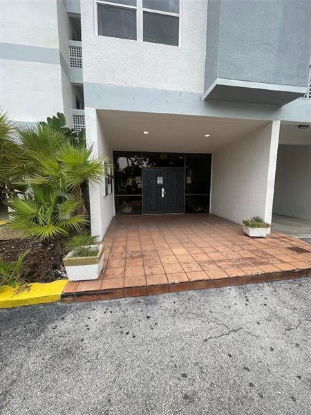2 of 4 - 3301 Spanish Moss Te 601, Lauderhill, FL