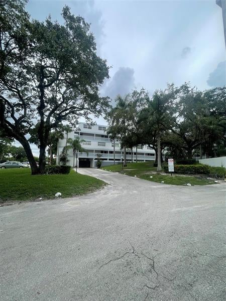3 of 4 - 3301 Spanish Moss Te 601, Lauderhill, FL
