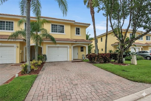 3 of 53 - 1055 Imperial Lake Rd, West Palm Beach, FL