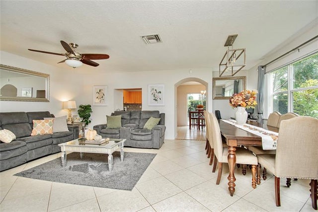 5 of 53 - 1055 Imperial Lake Rd, West Palm Beach, FL