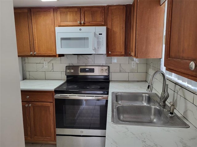 2 of 9 - 1501 Crescent Cir E42, West Palm Beach, FL