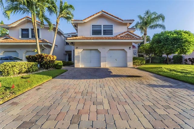 8705 Via Giula 1, Boca Raton