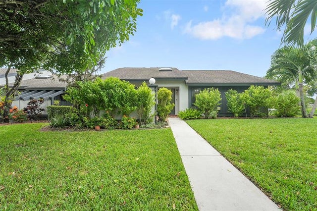 1 of 53 - 468 Long Bow Ct 468, Royal Palm Beach, FL