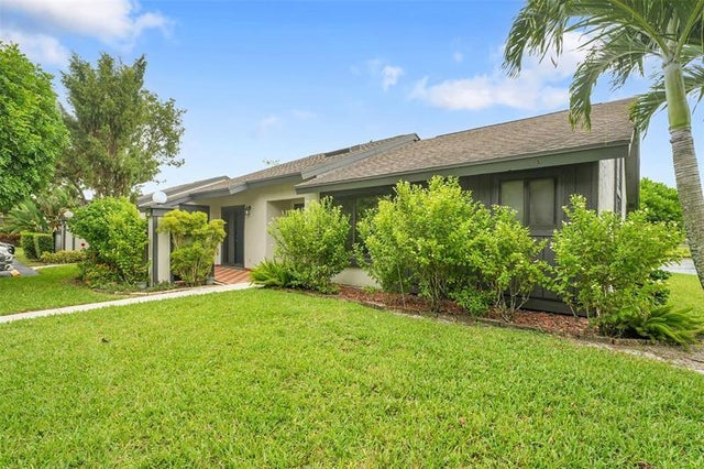 2 of 53 - 468 Long Bow Ct 468, Royal Palm Beach, FL