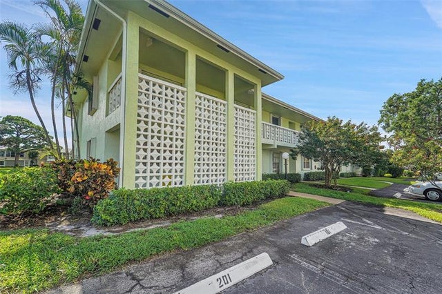 1 of 37 - 1521 Nw 19th Ter 101, Delray Beach, FL