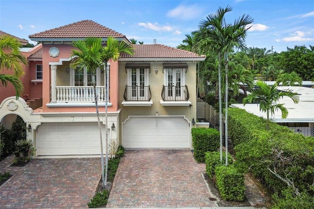 1 of 47 - 1121 Ne 14th Ave, Fort Lauderdale, FL