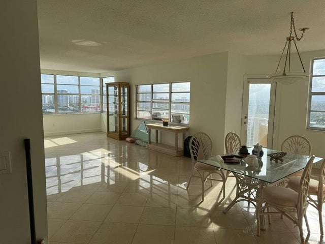 3 of 17 - 1980 S Ocean Dr 20q, Hallandale, FL