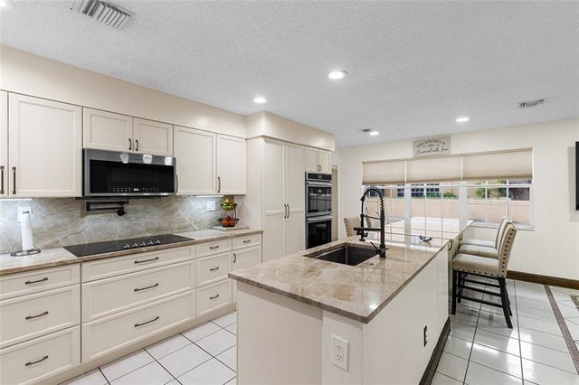 11311 Lakeview Drive 7n, Coral Springs