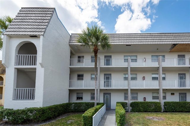 2 of 14 - 8515 Sunrise Lakes Blvd 301, Sunrise, FL