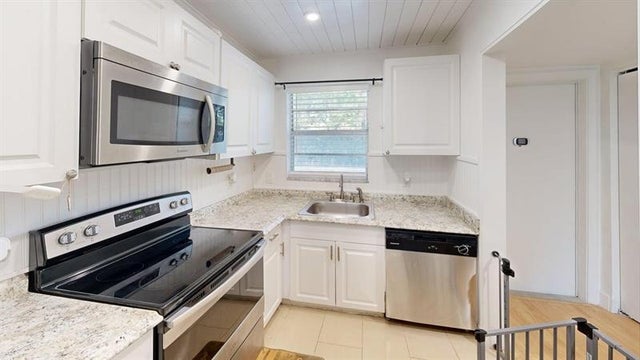 1 of 15 - 1630 Embassy Dr 105, West Palm Beach, FL