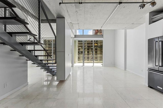 690 Sw 1st Ct 3114, Miami