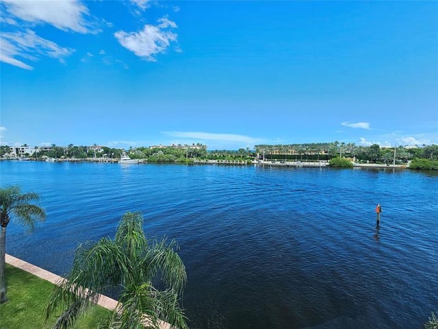 2 of 80 - 2772 Ne 30th Ave 8d, Lighthouse Point, FL