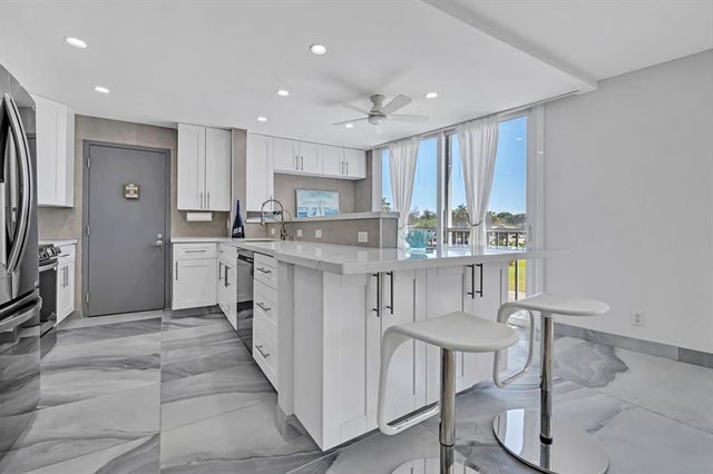 5 of 27 - 720 Bayshore Dr 202, Fort Lauderdale, FL