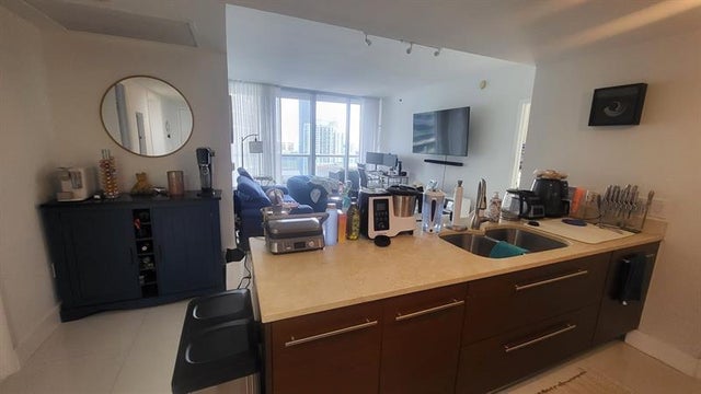 4 of 16 - 475 Brickell Ave 4913, Miami, FL