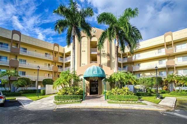 1 of 37 - 7635 Southampton Ter 402, Tamarac, FL