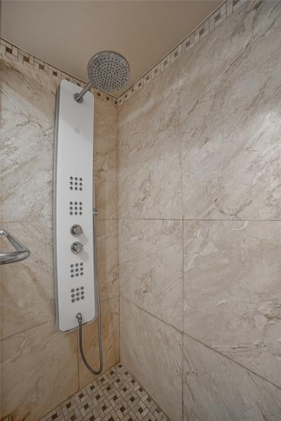 5 of 35 - 942 Ne 199th St 401, Miami, FL