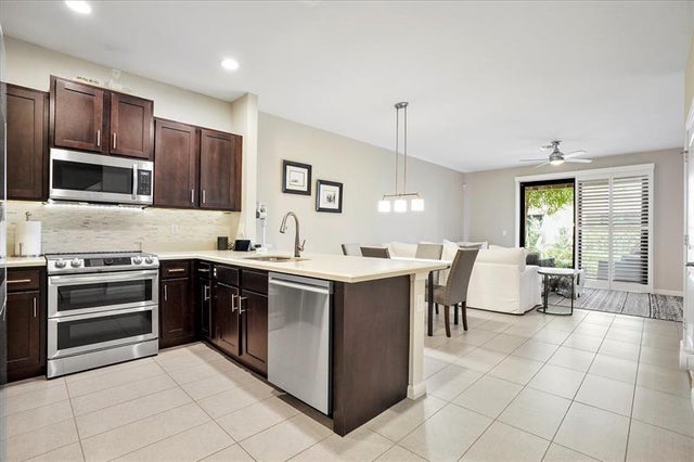 4 of 31 - 4212 N Dixie Hwy 36, Oakland Park, FL