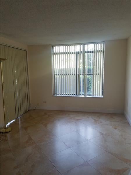 4 of 25 - 3730 Inverrary Dr 1w, Lauderhill, FL