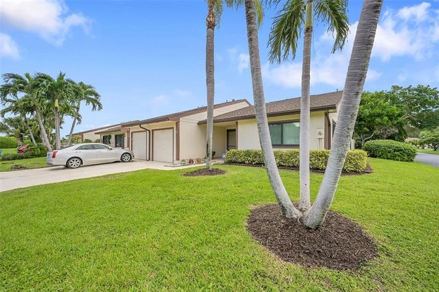 1 of 44 - 8 Camden Ln, Boynton Beach, FL