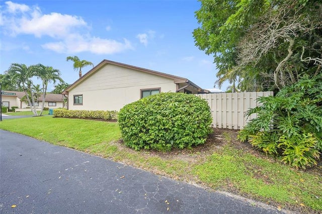 4 of 44 - 8 Camden Ln, Boynton Beach, FL