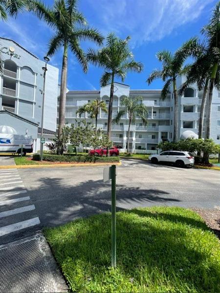 2 of 20 - 10700 Nw 66 St 302, Doral, FL