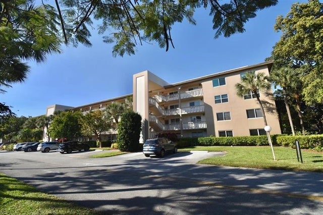 2 of 32 - 4301 Martinique Cir K1, Coconut Creek, FL