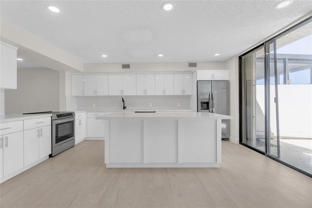 5 of 30 - 11291 Nw 16th Ct, Pembroke Pines, FL