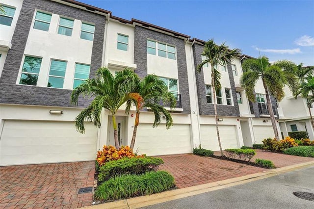1 of 42 - 2900 Ne 12th Ter 19, Oakland Park, FL