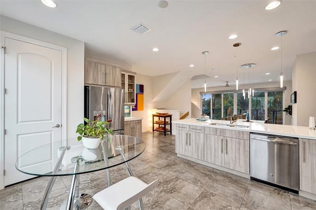 5 of 42 - 2900 Ne 12th Ter 19, Oakland Park, FL