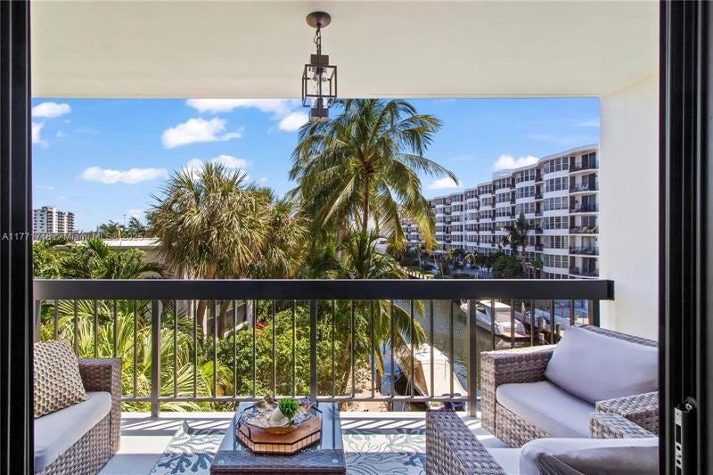 4800 Bayview Dr 402, Fort Lauderdale