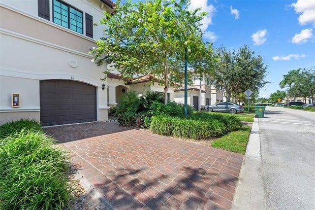 2 of 36 - 4222 E Dixie Hwy 82, Oakland Park, FL