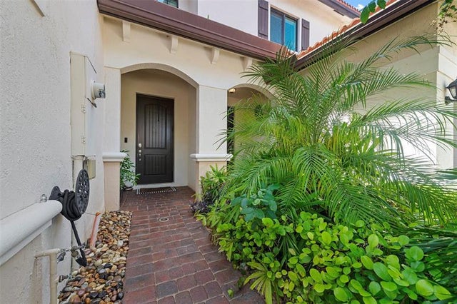 3 of 36 - 4222 E Dixie Hwy 82, Oakland Park, FL