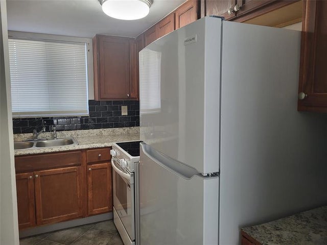 3 of 9 - 1501 Crescent Cir E43, West Palm Beach, FL