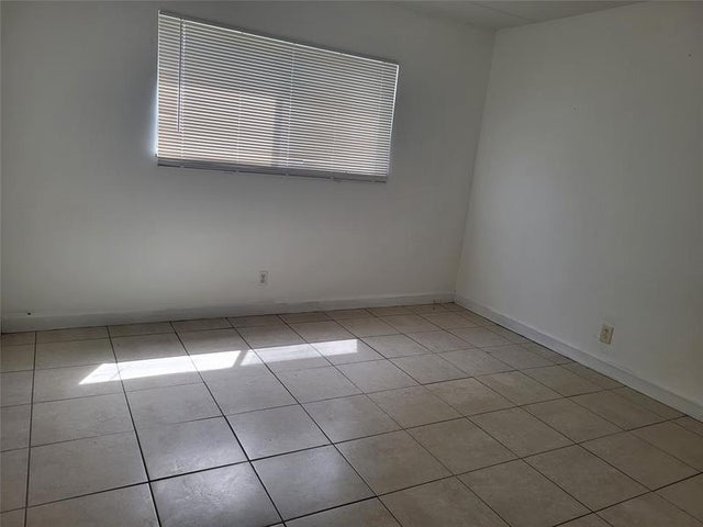 5 of 9 - 1501 Crescent Cir E43, West Palm Beach, FL