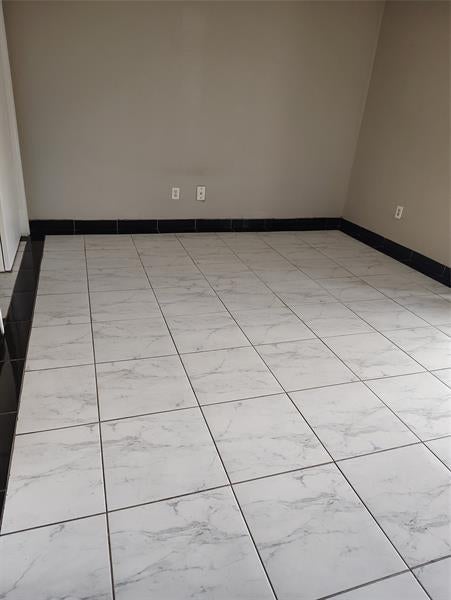 2 of 6 - 121 Ne 204 18, Miami Gardens, FL