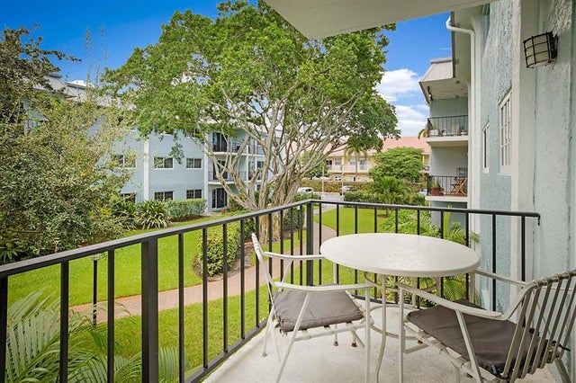 2 of 28 - 3002 Ne 5th Ter 215b, Wilton Manors, FL