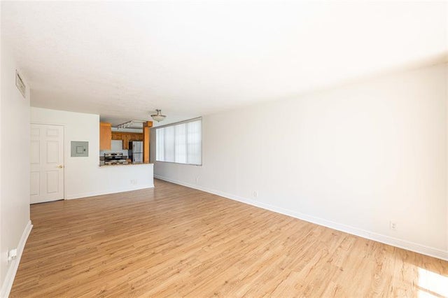 4 of 24 - 9471 Evergreen Pl 201, Davie, FL