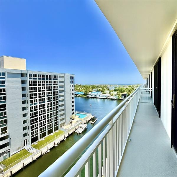 1 of 52 - 3100 Ne 48th St 907, Fort Lauderdale, FL