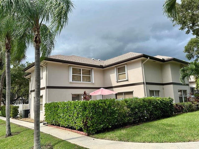 1 of 25 - 16 Amherst Ct C, Royal Palm Beach, FL
