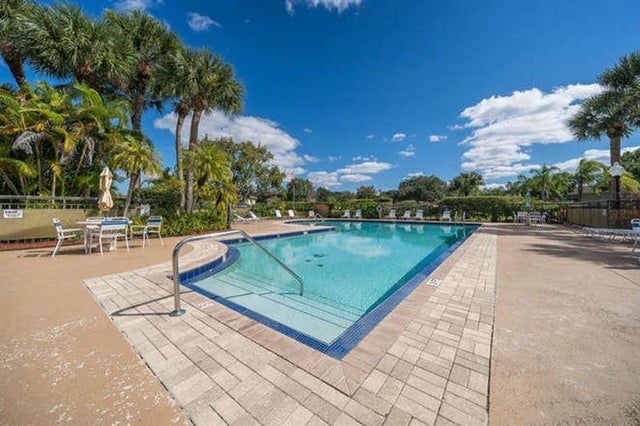 3 of 25 - 16 Amherst Ct C, Royal Palm Beach, FL