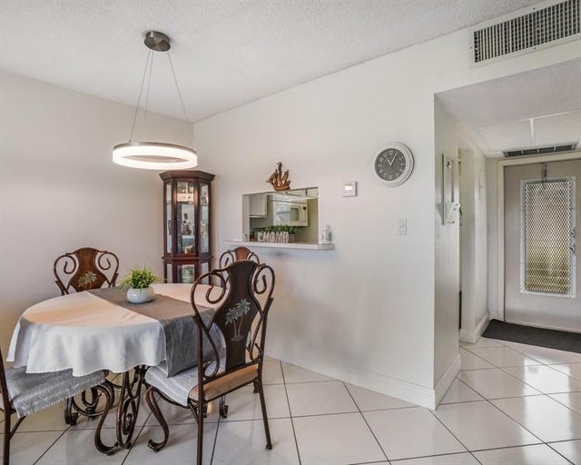 3 of 16 - 4705 Nw 35th St 411, Lauderdale Lakes, FL